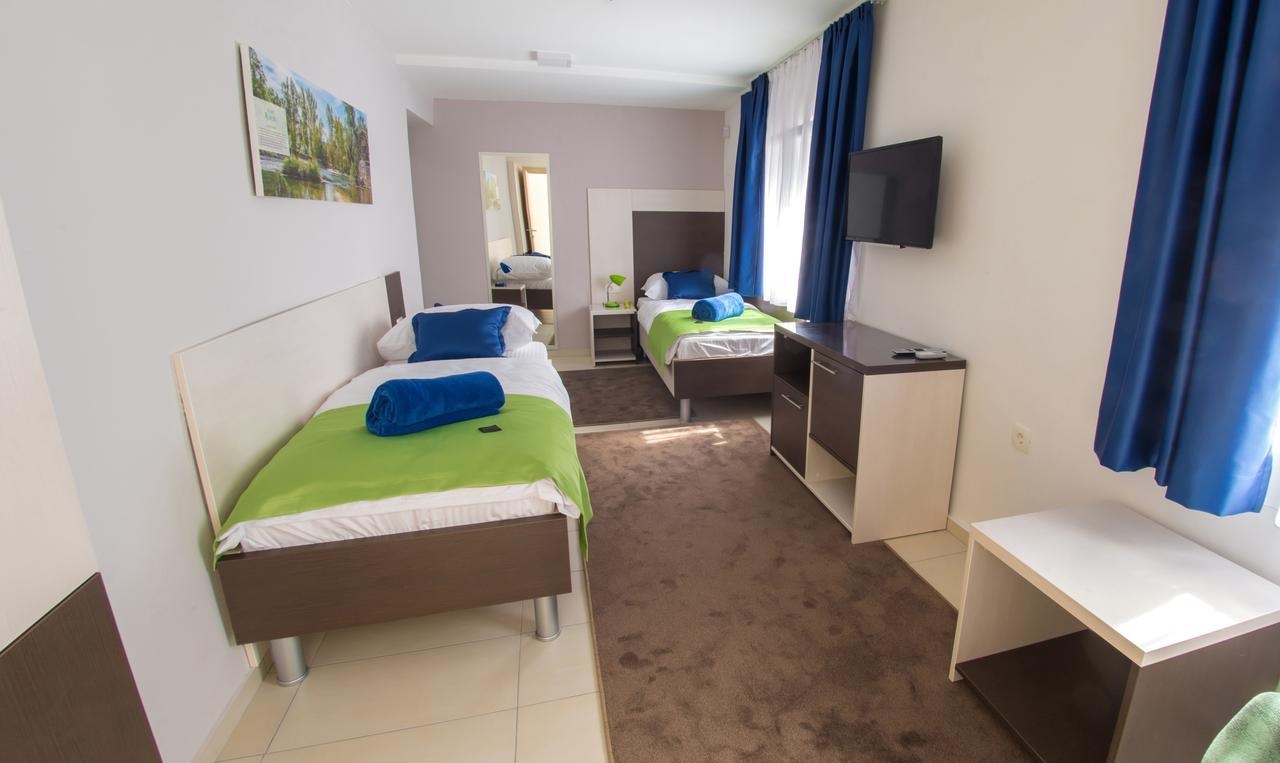 Five Rivers Rooms موستار المظهر الخارجي الصورة
